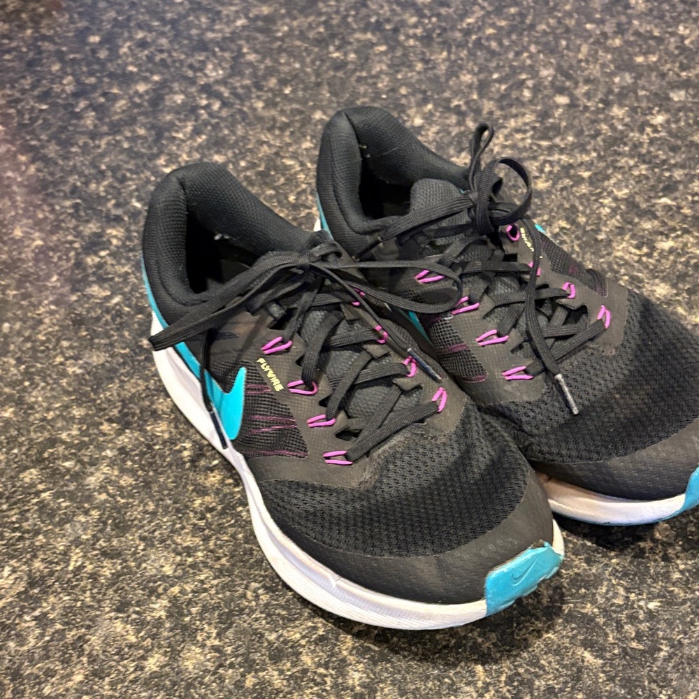 Nike Women's runswift 3 Black and Teal Athletic Shoes